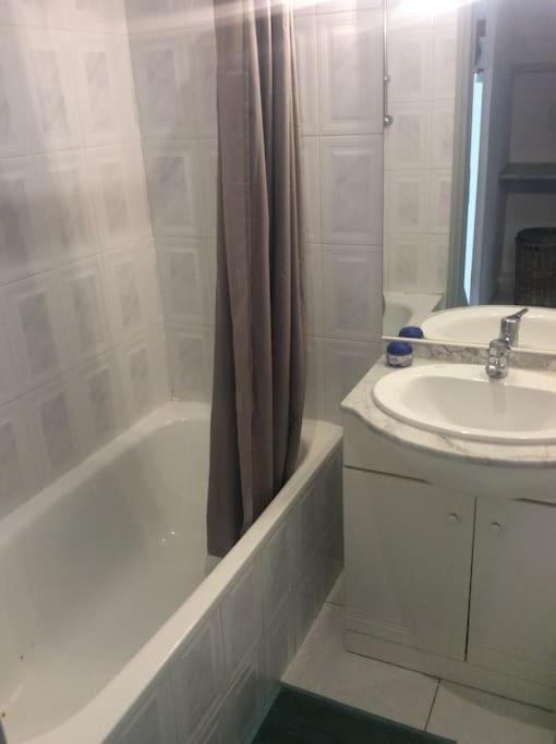 Jolie Petite Villa Climatisee Proche De La Mer Torreilles Exterior foto